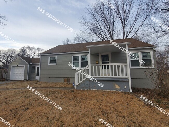Spacious Raytown Home-Available NOW!! - Spacious Raytown Home-Available NOW!!