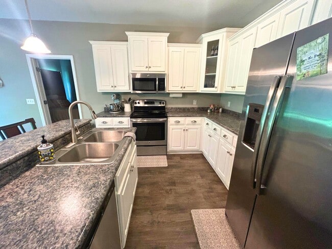 Photo - 425 Serenity Ave