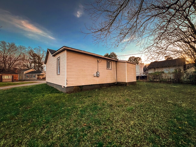 Photo - 2125 Dupuy Rd