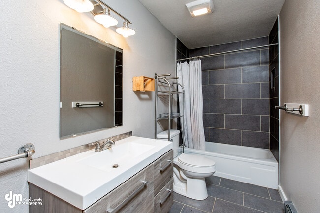 Photo - 156 michael CT Unit 4