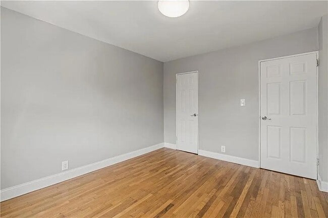 Photo - 252 Bay 19th St