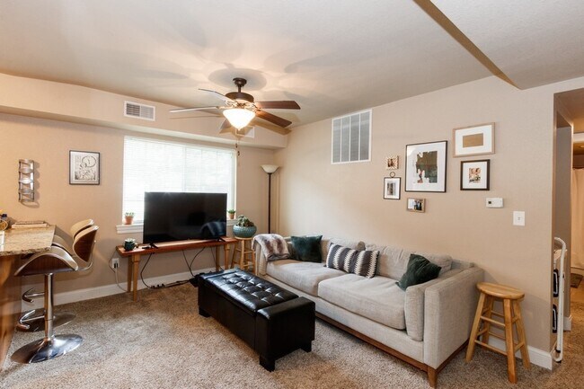 Photo - 104 Grandview Ct Unit 114