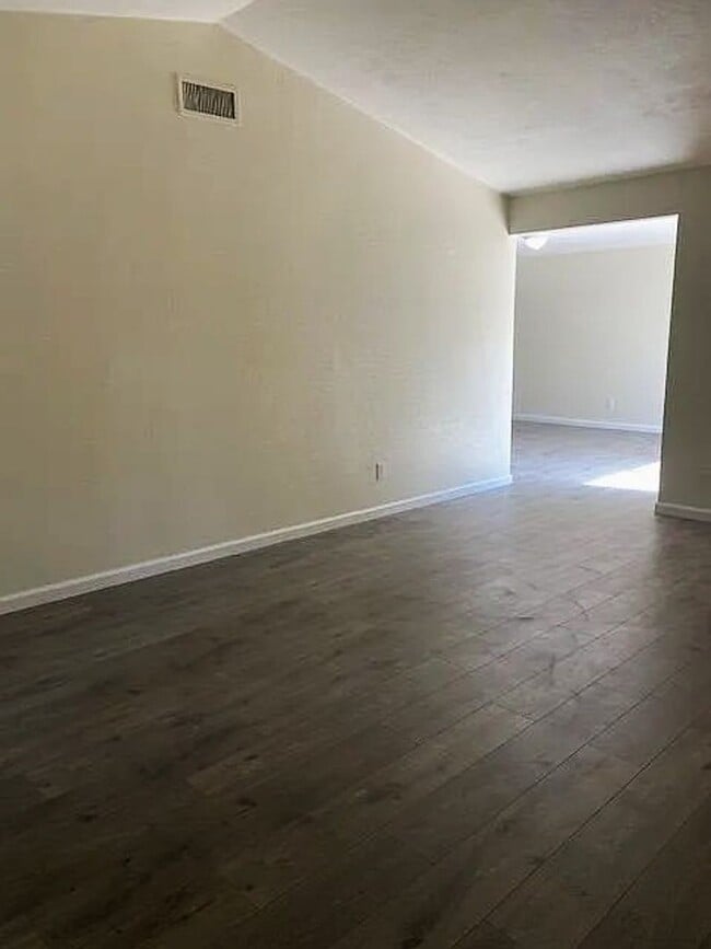 Photo - 4904 Summerwood