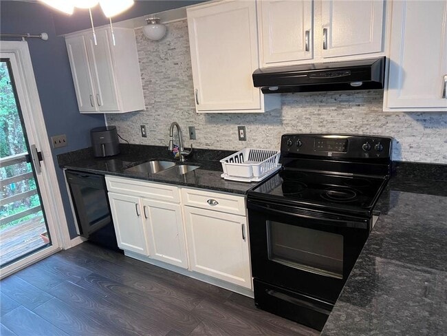 Photo - 206 Arthurs Way