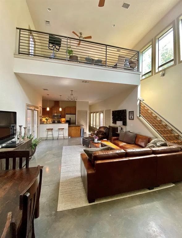 Photo - 903 Cardinal Ln