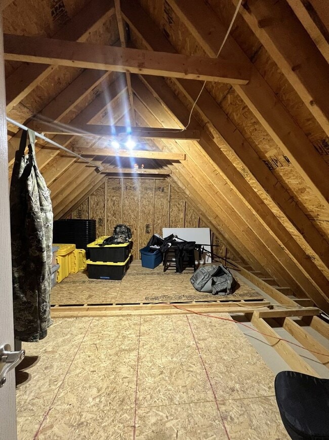 Photo - 7475 British Rd