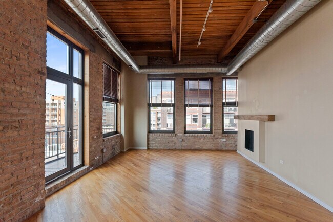Photo - 1040 W Adams St Unit 61O