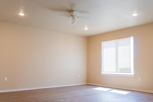 Building Photo - 2409 N Ave N Rental