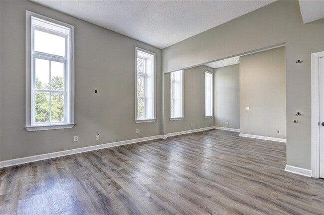 Photo - 123 N Broad St
