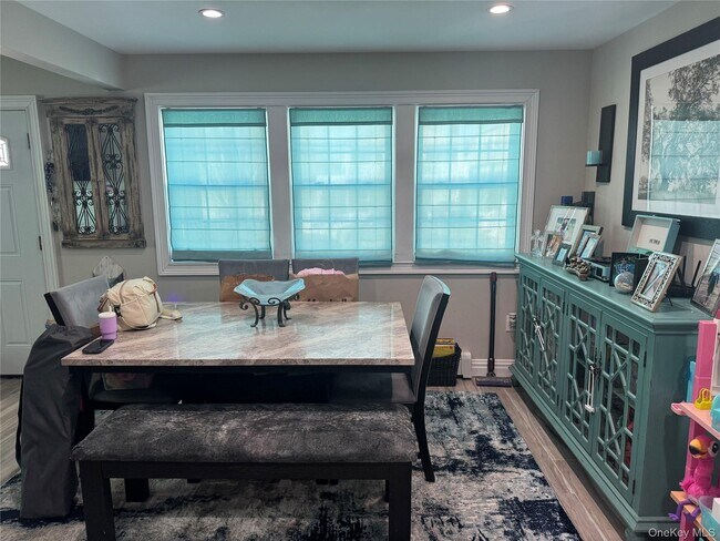 Photo - 614 Monroe Blvd Unit Main