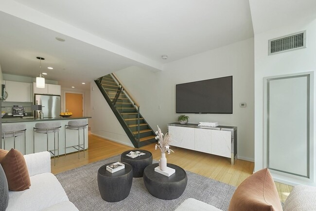 Photo - 2 Earhart St