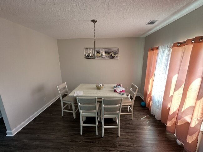 Photo - 544 Abode Ave