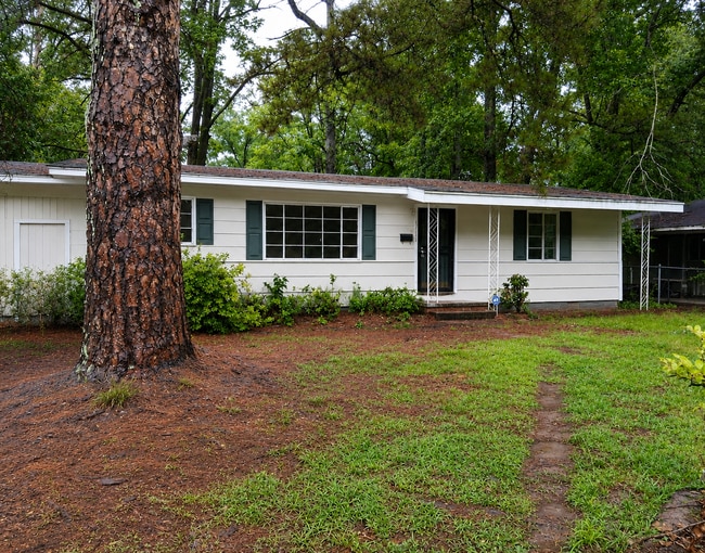 Building Photo - Nice 3 Bed 2 Bath South Jackson Rental on Oak Forest Dr