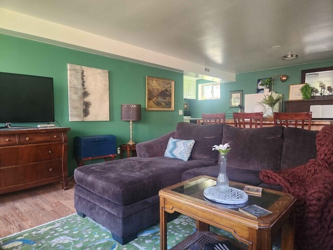 Photo - 7153 18th Ave SW Unidad Downstairs  B