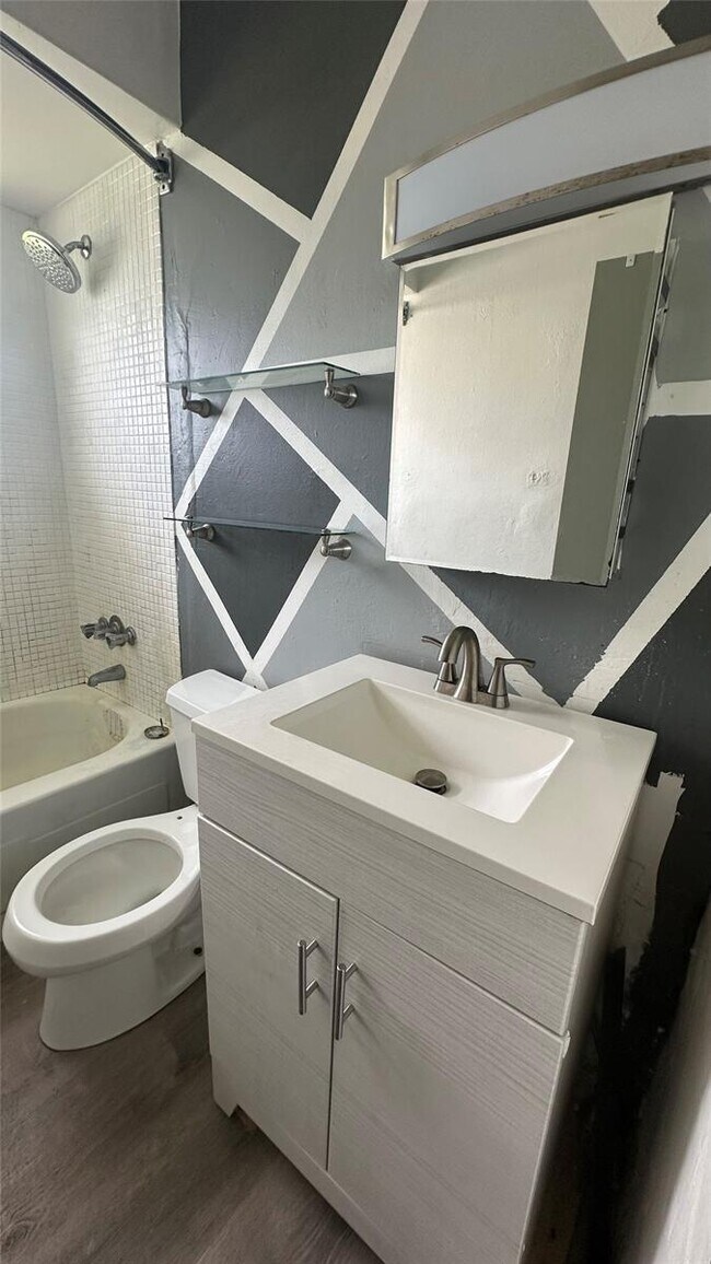 Photo - 4163 SW 67th Ave Unit 211