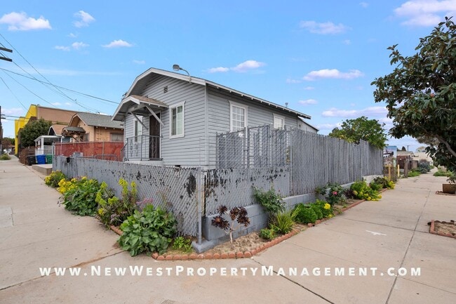Building Photo - Charming Barrio Logan Studio - Available Now! Unit B