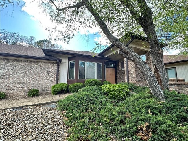 Photo - 8 Teresa Dr Townhome