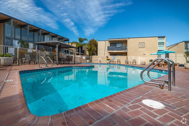 Piscina - Summerwood Park Apartments