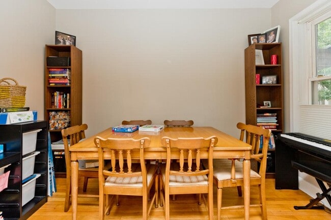 Photo - 2 bedroom in Chicago IL 60657 Unit 1