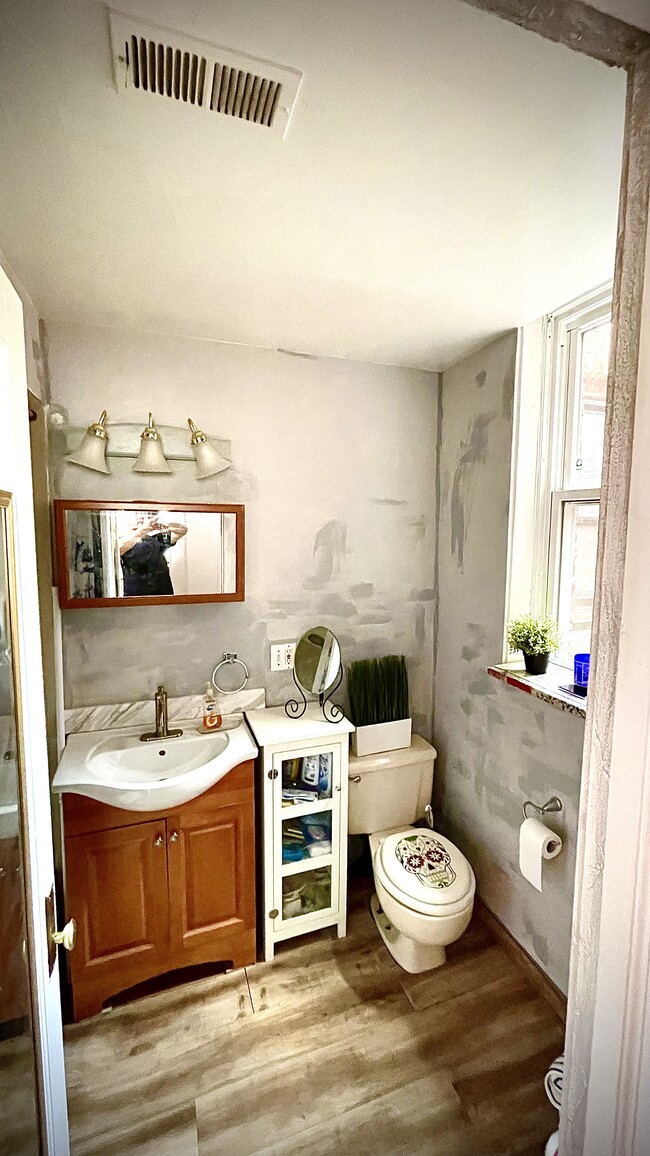Photo - 937 E Hyde Park Blvd Unit 3