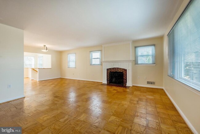 Photo - 6504 Stratford Rd