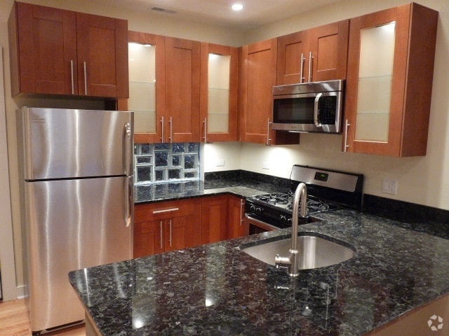 Building Photo - 947 N Kedzie Ave Unit 2 Rental