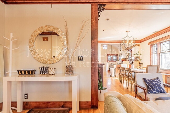 Photo - 740 S Corona St