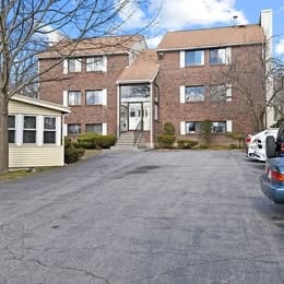 Photo - 100 E Meadow Rd Unit 4