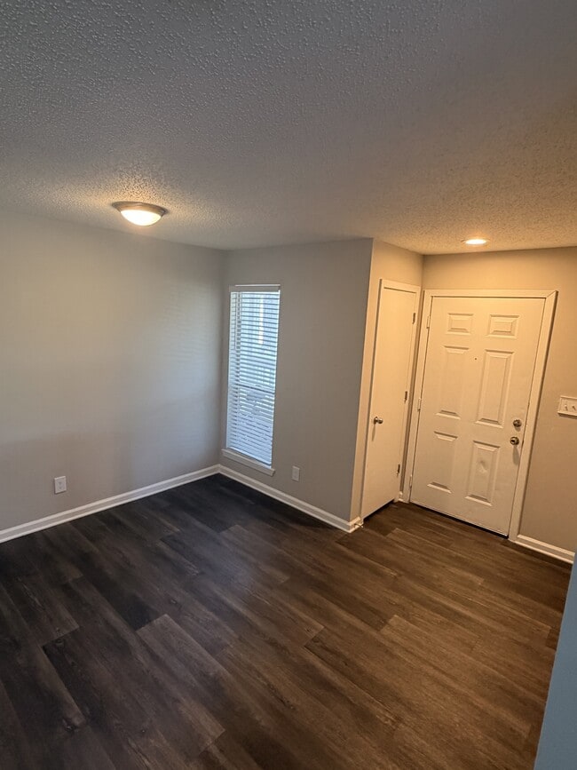 Photo - 20 Hamiltons Harbor Dr