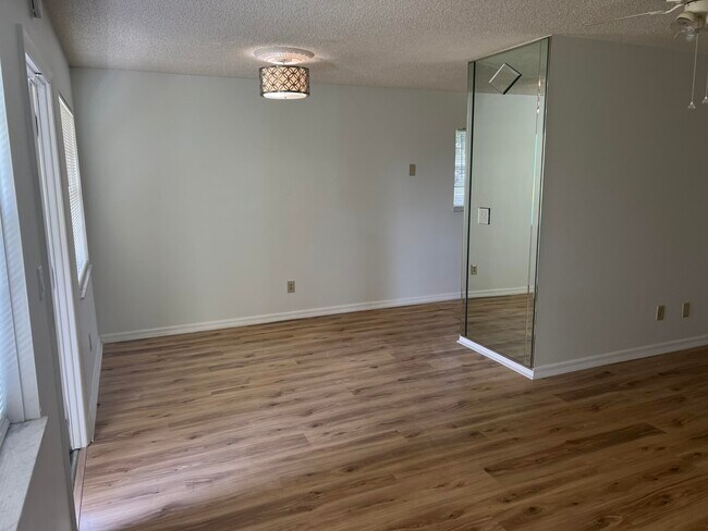 98 Spring Lake Dr Unit 103