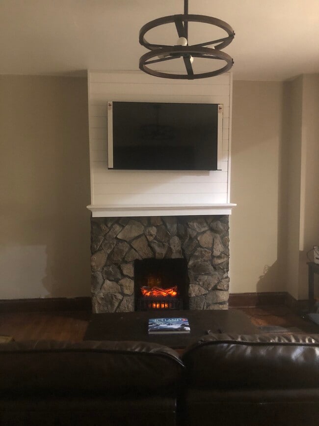 Photo - 131 Clinton St