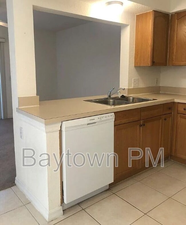 Photo - 16547 Lake Brigadoon Cir