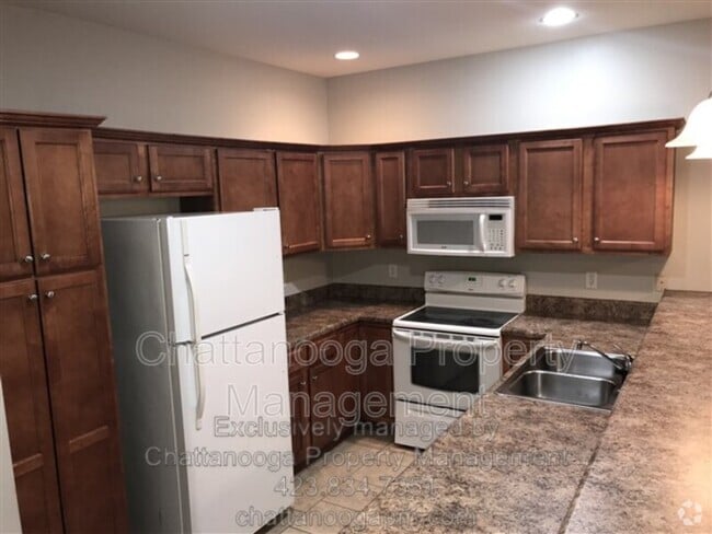 Building Photo - 2704 Stone Trace Dr Rental