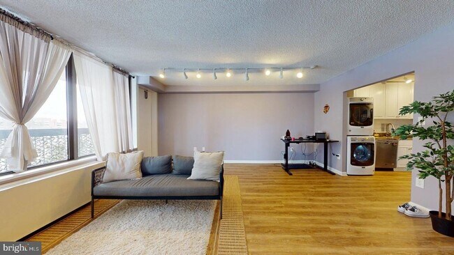 Photo - 3701 S George Mason Dr Unit 501N