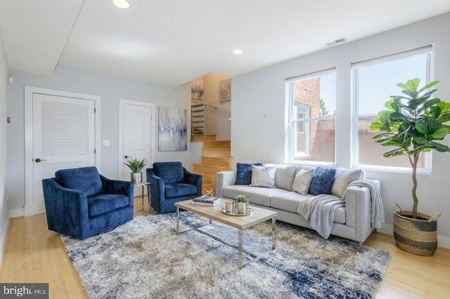 Building Photo - 1409 G St NE Unit 23