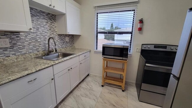 Photo - 1 bed, 1 bath - Point Loma