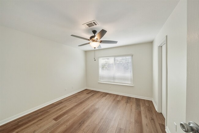 Photo - 3018 Sycamore Springs Dr