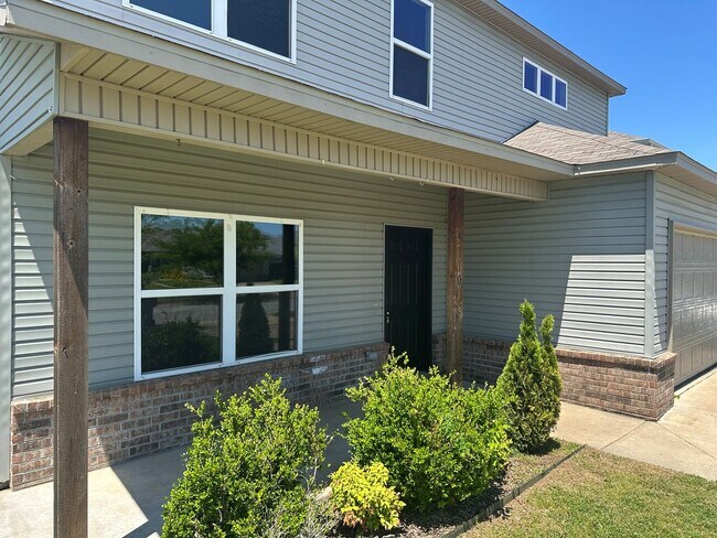 Photo - Spacious 5-Bed, 3.5-Bath Corner-Lot Home in West Fayetteville