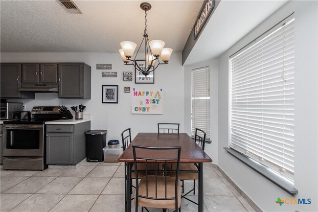 Photo - 1410 Windsor Cir