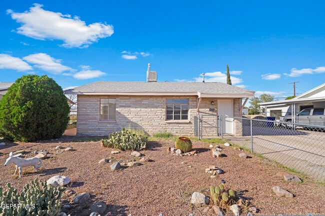 Building Photo - 5017 Sierra Madre Dr