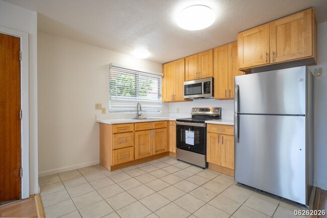 Photo - $3,500 / 3BR • 2BA • 991 SF – Home in Liliha | Available Now! (Honolulu)