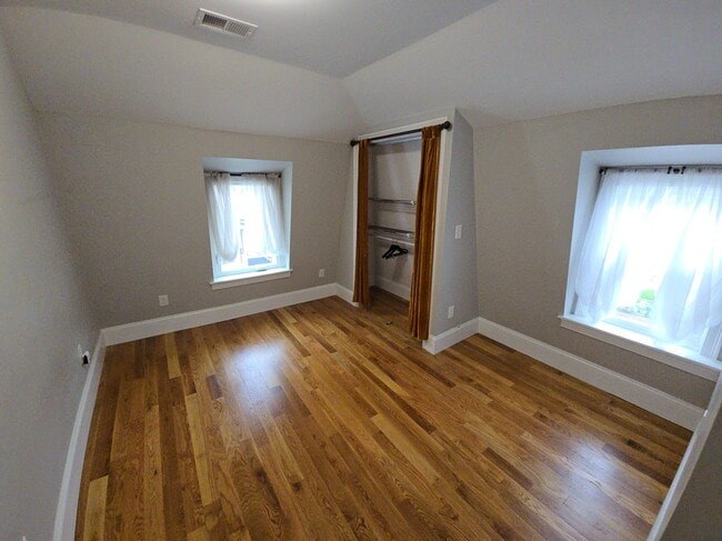 Building Photo - 1000 River St Unit Apt 3