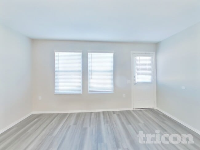 Photo - 1410 Putters Edge