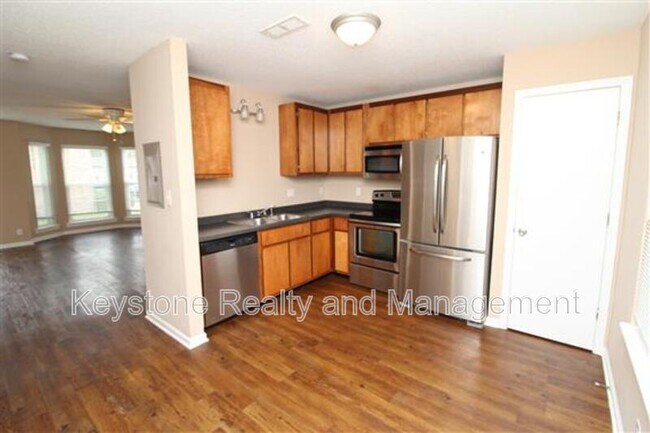 Photo - 2446 Caroline Dr