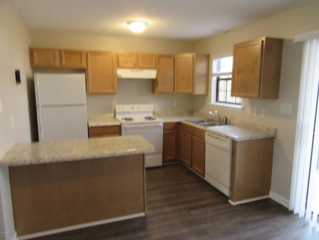 Photo - 2750 W 12th St