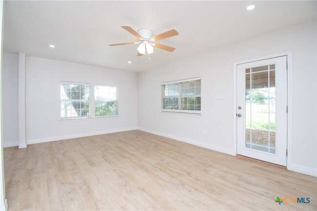 Photo - 199 Apache Springs Rd