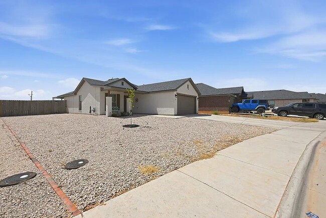 Brand new 3 bd/2 bth home in quiet neighborhood! Turf backyard with plants! All appliances! 10 mi...
