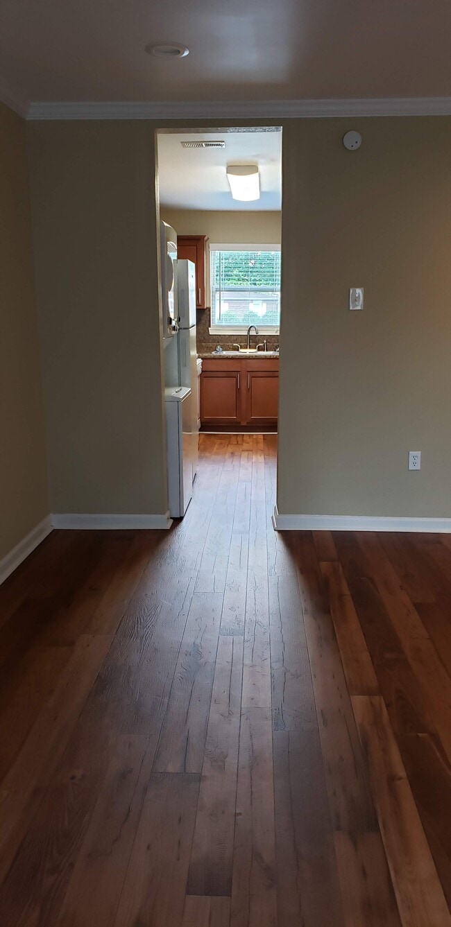 Deluxe DR & Kitchen