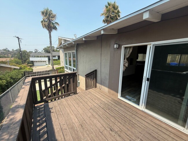 Building Photo - Large house on Prosperity! Private Yard!