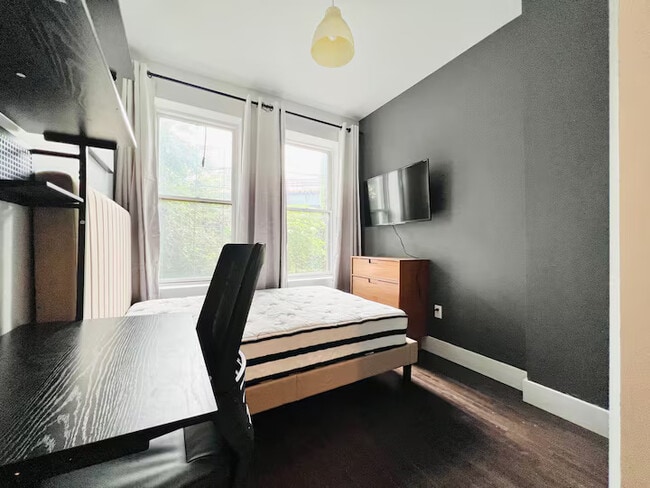 Photo - Furnished room/NOT APARTMENT Unit 1R